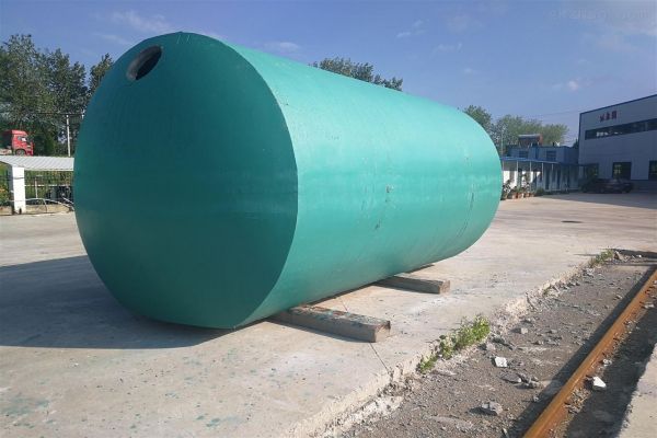 新疆玻璃鋼化糞池.jpg 新疆玻璃鋼化糞池.jpg