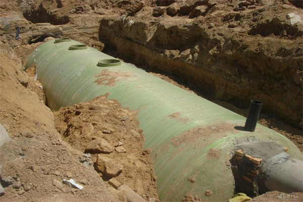 新疆消防水罐.jpg 新疆消防水罐.jpg