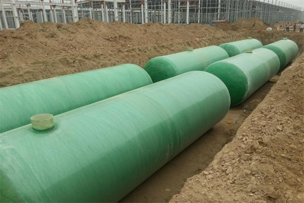 新疆玻璃鋼化糞池.jpg 新疆玻璃鋼化糞池.jpg