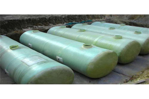 新疆消防水罐.jpg 新疆消防水罐.jpg